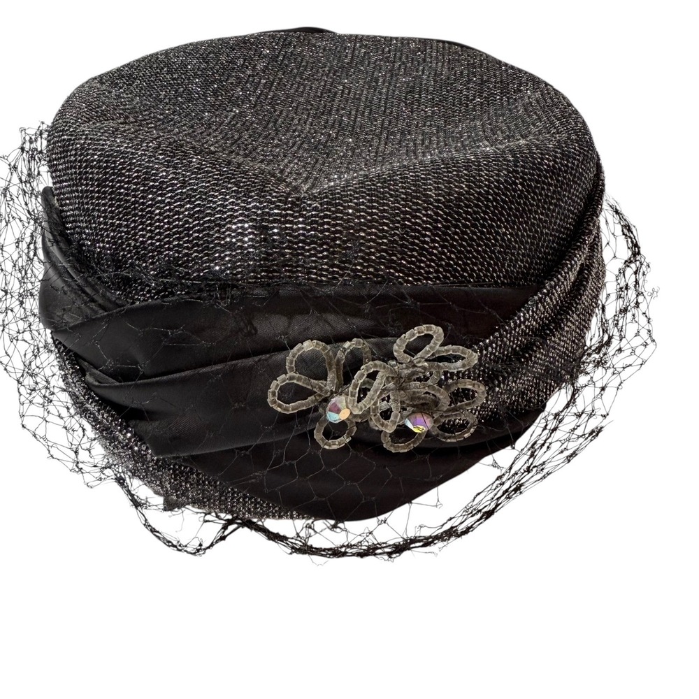 Black Sparkle Net Veil Pillbox Hat Eva Mae‎ Mode Women's Flower Accent